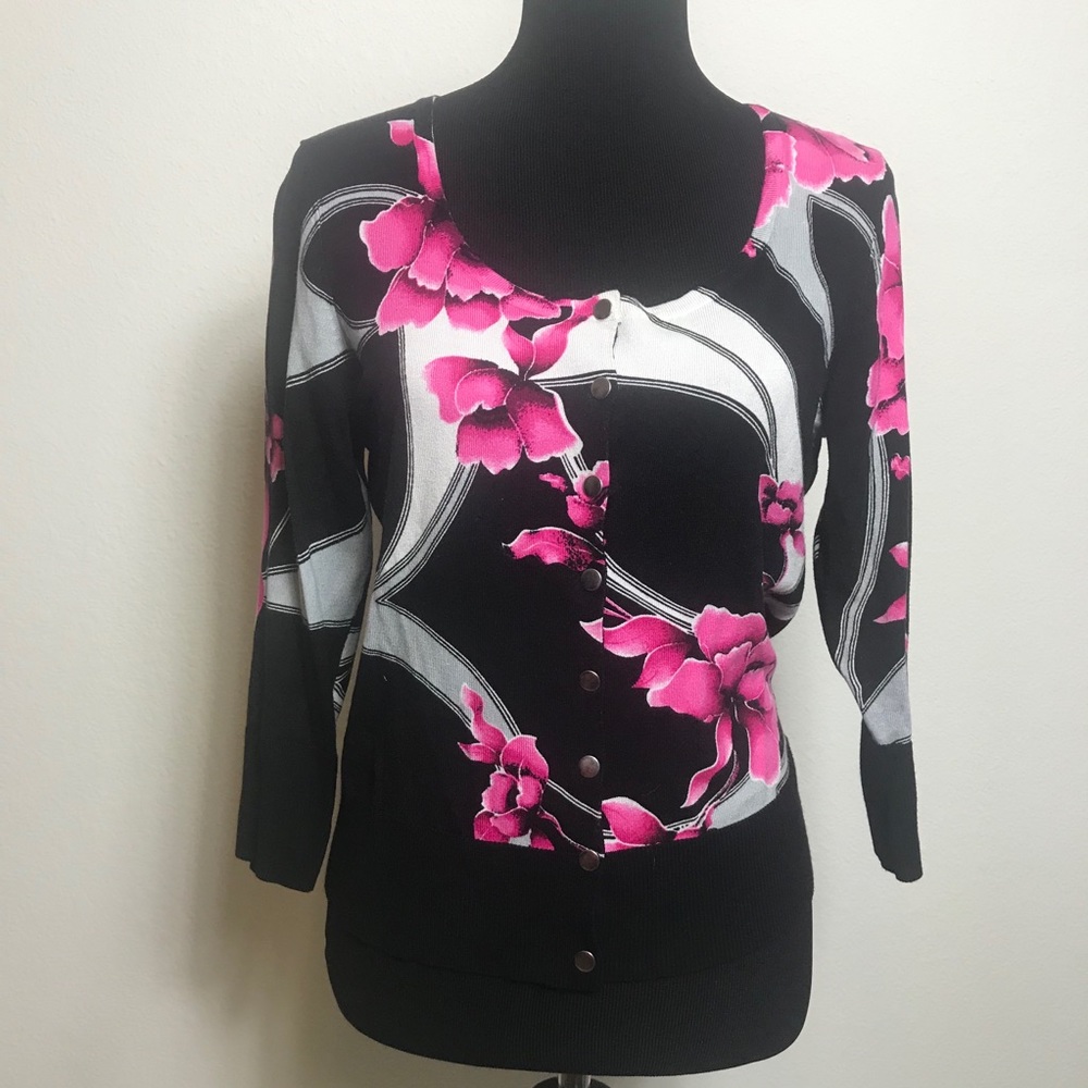 White House Black Market snap Button cardigan M